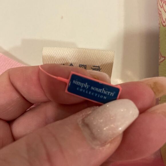 NWT Simply Southern Collection ‘This is How We Roll’ Medium Pink T Short CAMPER - Picture 8 of 10